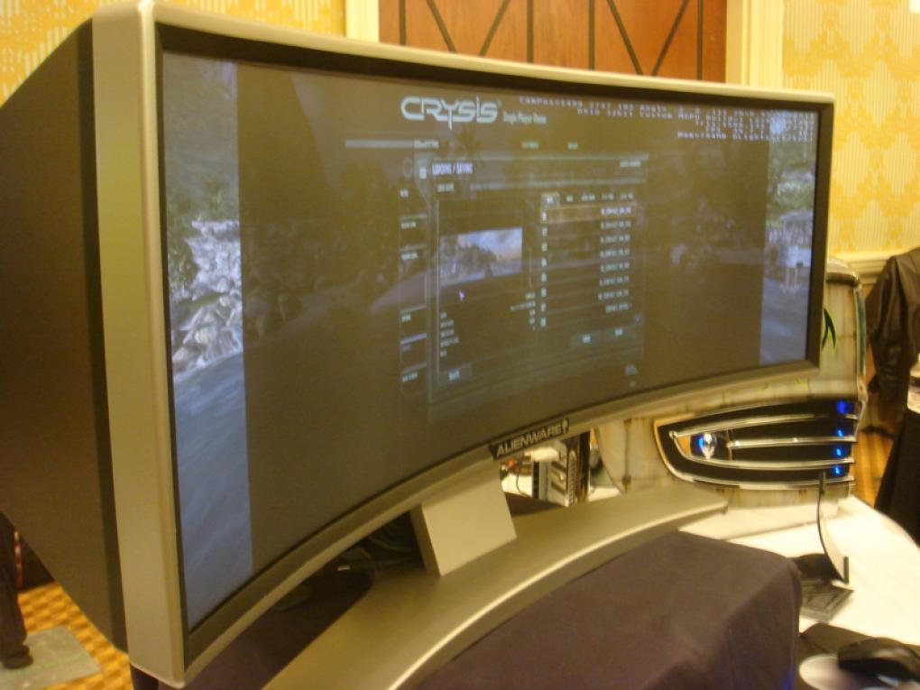 Alienware DLP 2.880x900 (Bild: Engadget)