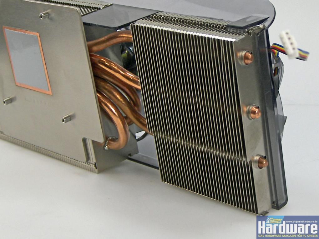 Insgesamt fünf Heatpipes sorgen für Wärmeverteilung (Bild: PCGH)