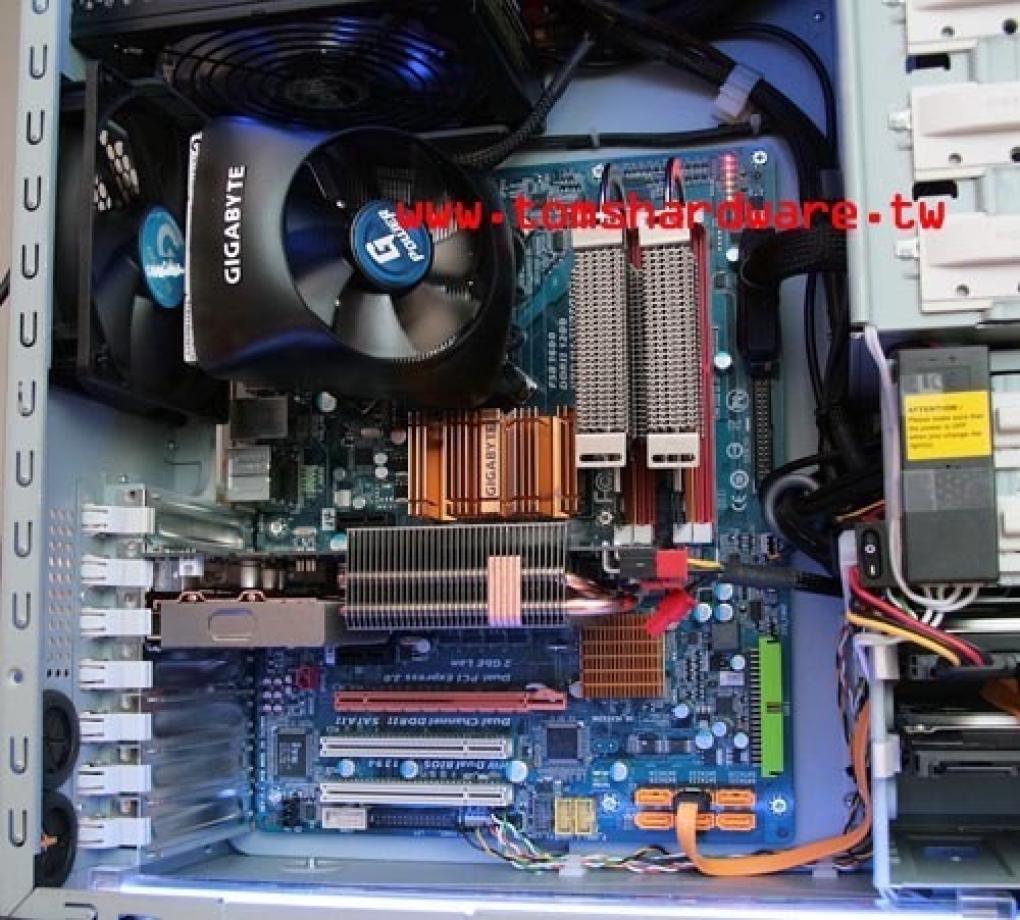 Live-System mit Intel P45-Mainboard - Bild: Tomshardware
