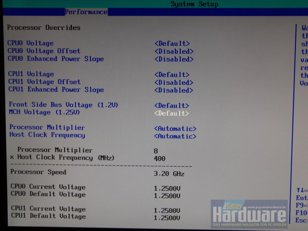 Skulltrail: Das Overclocking-Menü, in dem alle Spannungen sowie CPU-Multiplikator und FSB eingestellt werden können. Für die beiden Prozessoren ist es möglich individuelle Spannungen auszuwählen. (Bild: PCGH)