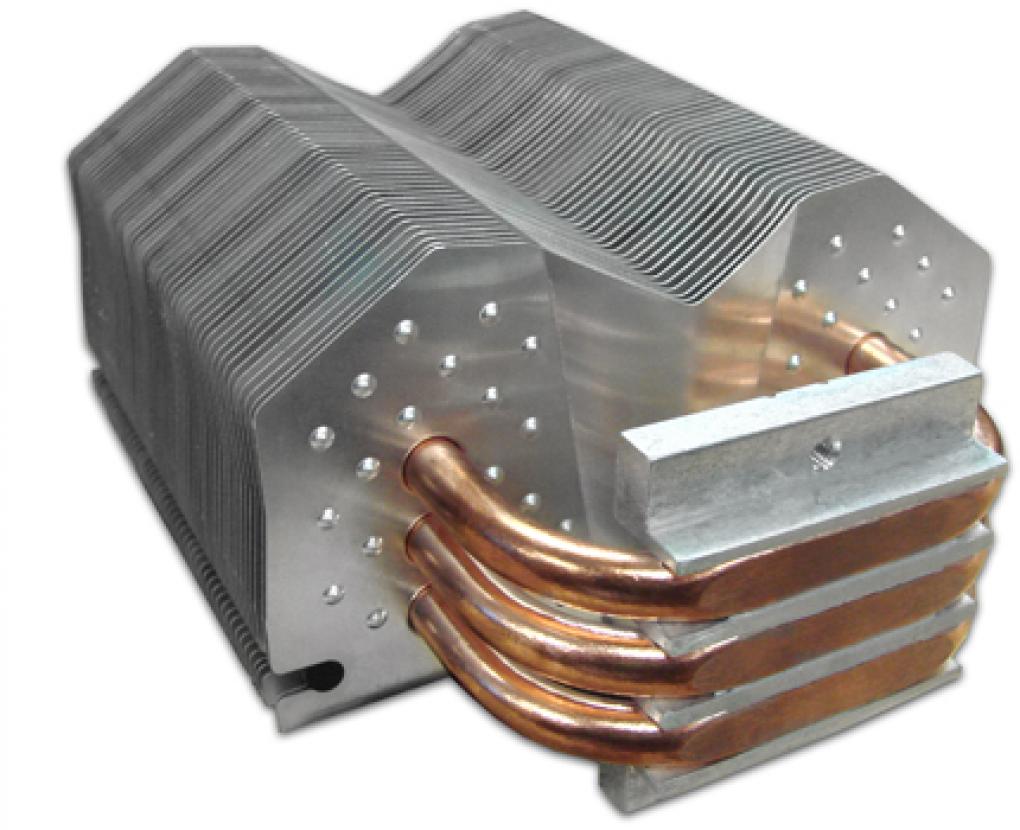 OCZ: Die Heatpipe-Direct-Touch-Technik soll den Wärmeübergang verbessern. Drei 8-Millimeter-Heatpipes übertragen die Wärme anschließend an die Kühlrippen aus Aluminium (Bild: OCZ)