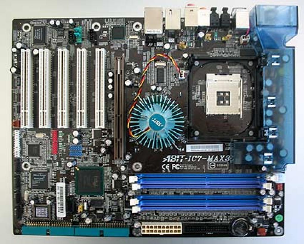 Zu Zeiten des Pentium 4 neben dem Asus P4P800 sehr begehrt: das Abit IC7-MAX