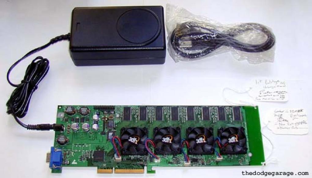Voodoo5 6000 A-3900 (Revision 5). Mit im Bild: die neueste Version des Voodoo Volts