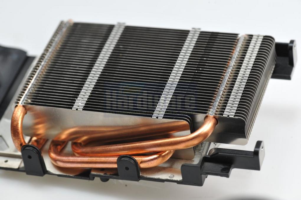 Point of View Geforce 9800 GTX: Der Kühler gleicht dem der GF 8800 GTS/512. (Bild: PCGH)