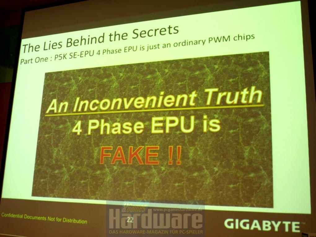 Die Präsentation von Gigabyte vergleicht die eigene DES-Technik mit dem EPU-System von Asus - inklusive heftiger Anschuldigugngen. (Bild: PCGH)