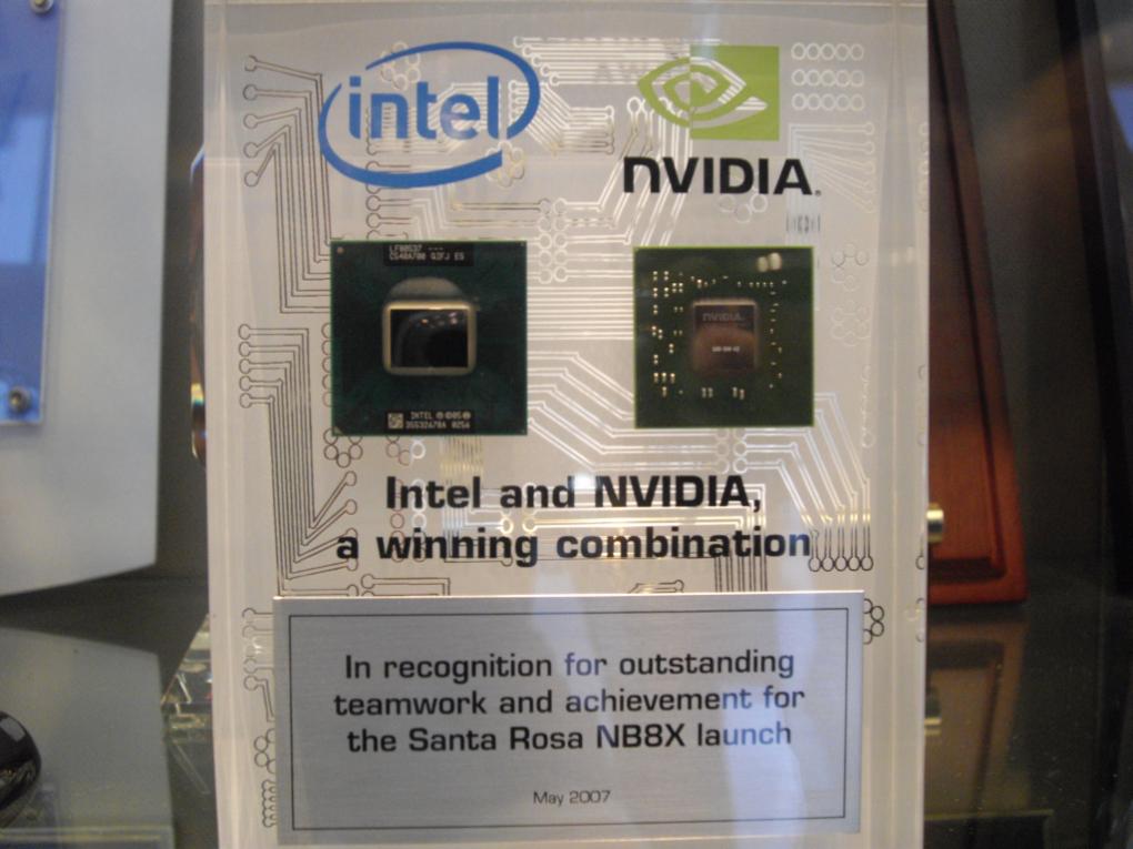 Retrospektive: Nvidia und Intel als dicke Freunde (Bild: PCGH)