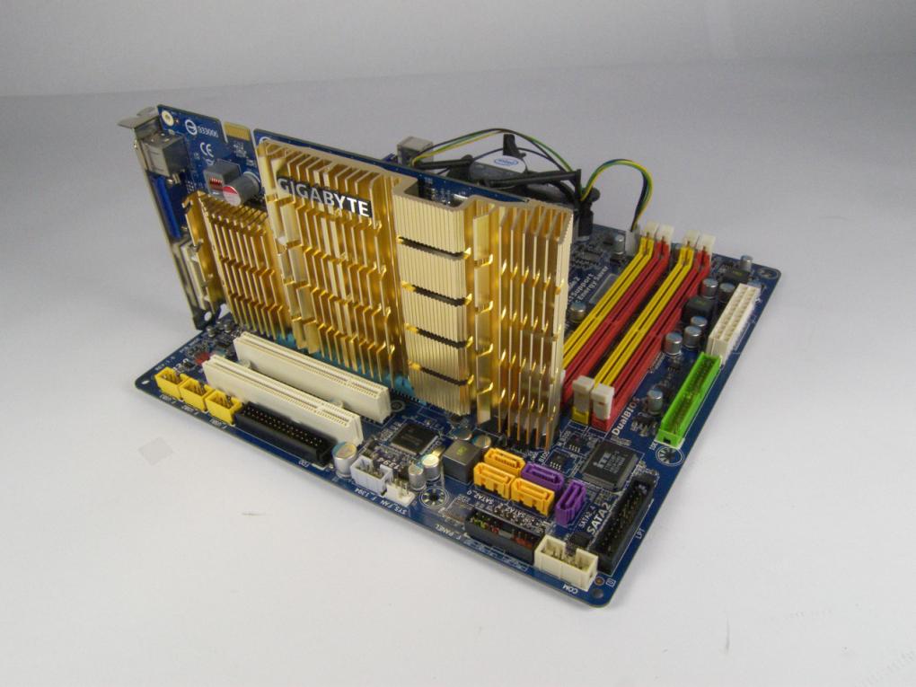 Gigabyte E7AUM-DS2H (Bild: PCGH)