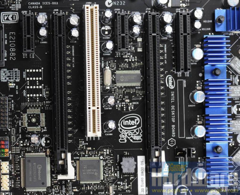 Die Steckplätze für PCI Express und PCI
