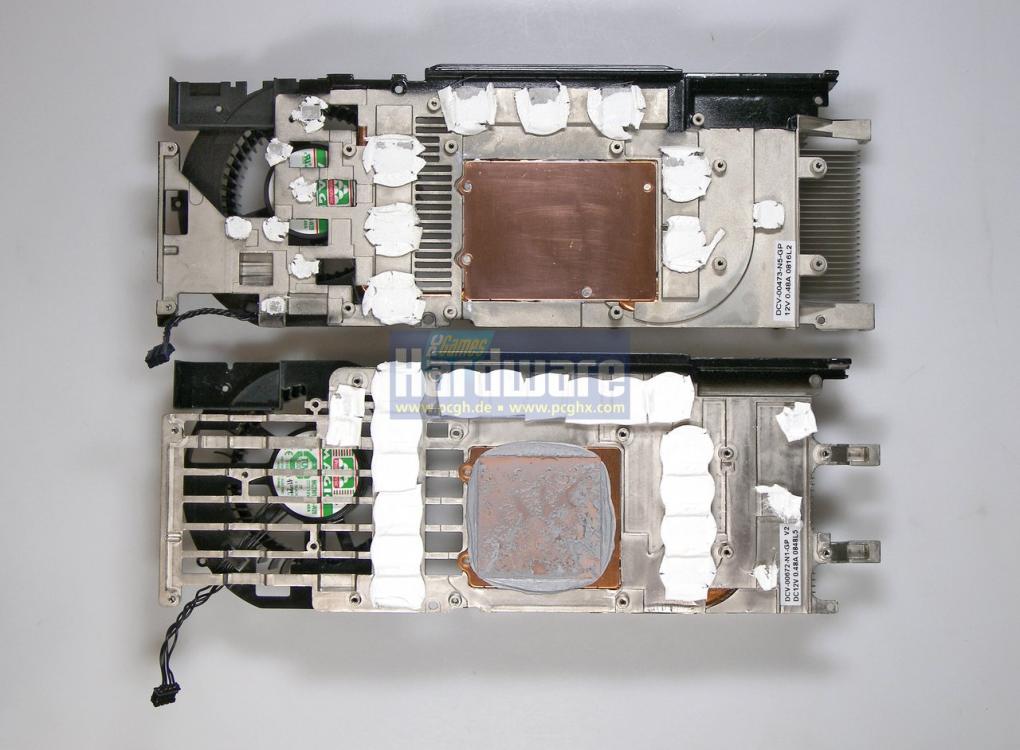 Geforce GTX 285 - der neue Kühler (unten) ist gegenüber dem oben abgebildeten GTX-280-Modell etwas abgespeckt.