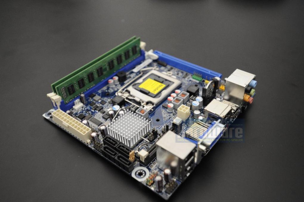 Sockel-1156-Mainboard für Clarkdale-CPUs im Mini-ITX-Format (2)
