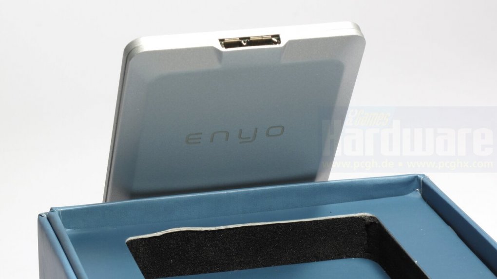 Die OCZ Enyo ist eine portable SSD mit USB-3.0-Anschluss. Das entsprechende Kabel wird natürlich mitgeliefert.