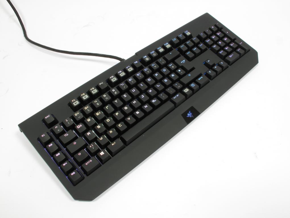 Razer Black Widow Chroma: Razers Beleuchtungswunder mit hauseigenen RGB-Tastenschaltern im Test (3)