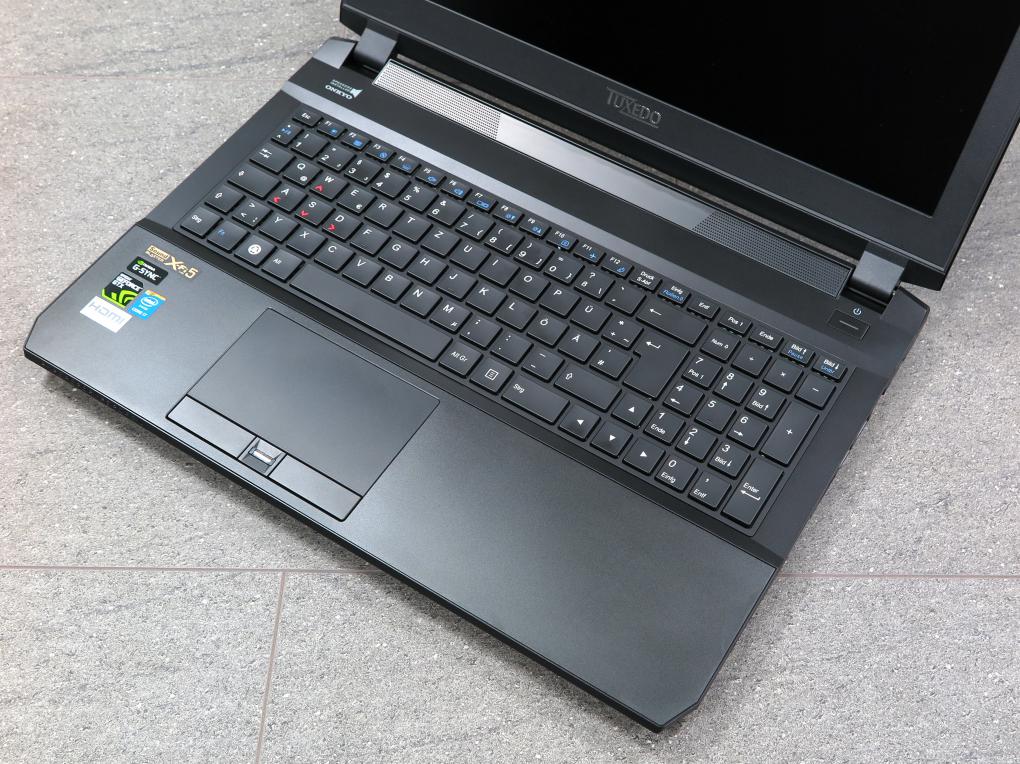 Tuxedo XC1506: Oberseite offen