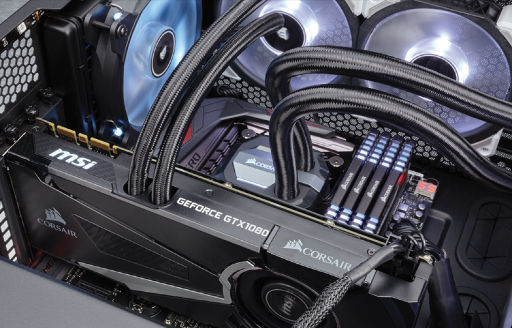 Hydro GFX GTX 1080 von MSI und Corsair im PC-Gehäuse eingebaut