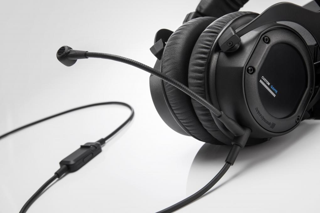 beyerdynamic CUSTOM GAME mit Schwanenhals-Mikrofon