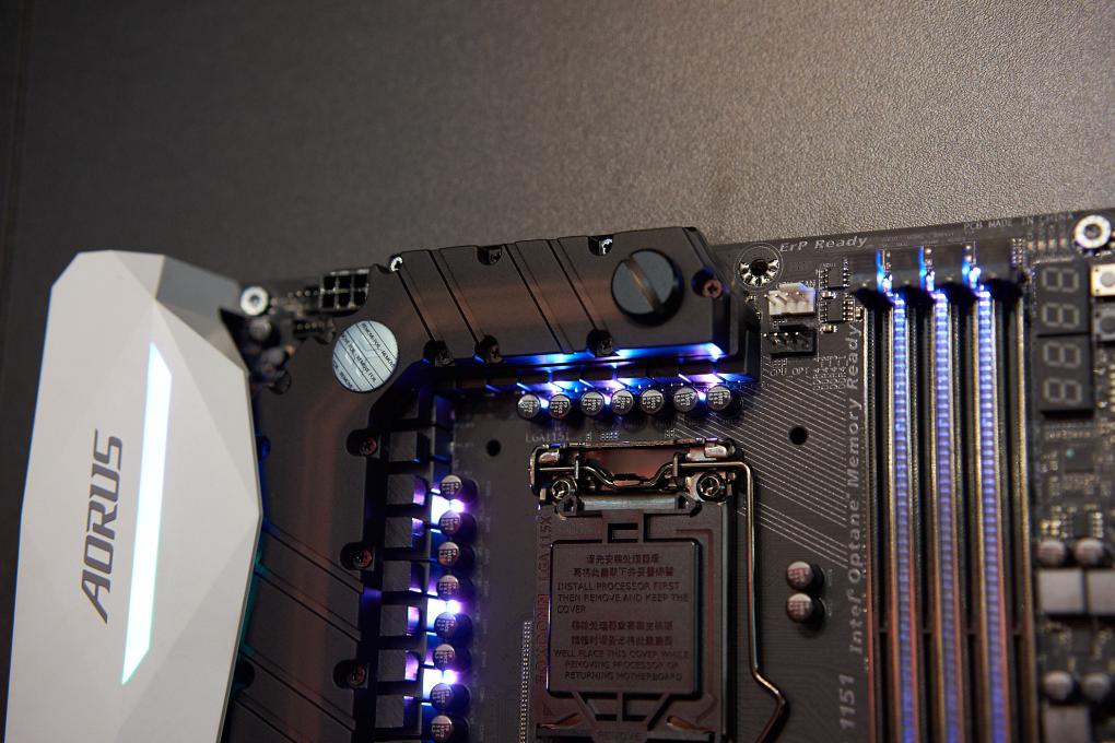 Gigabyte Aorus GA-Z270X-Gaming 9 mit EKWB-Wasserkühler