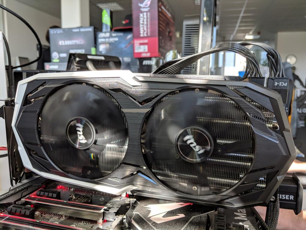 Vorübergehender Testaufbau mit der MSI Geforce RTX 2070 Armor 8G auf einen Gigabyte Z370 Aorus Gaming 7 mit einem Core i7-8700K