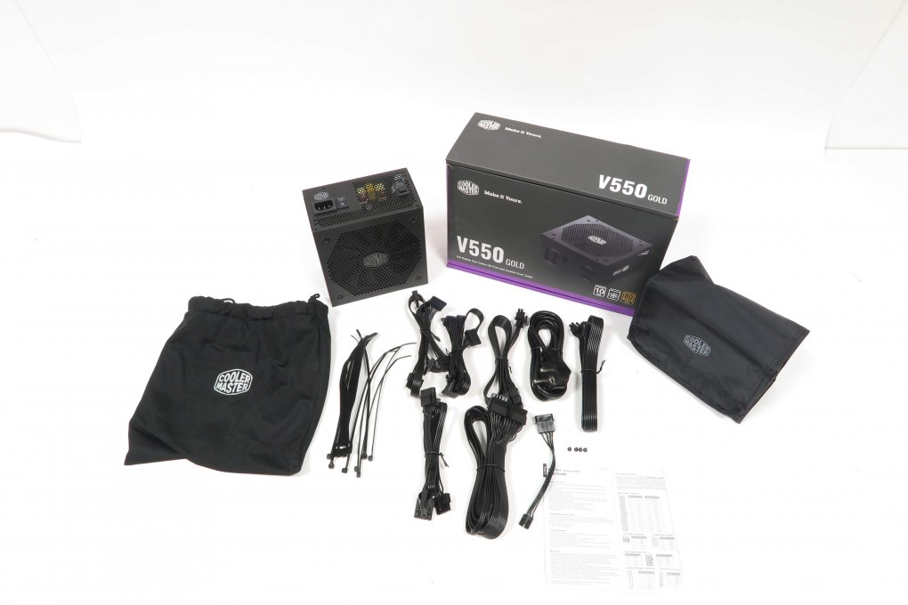 Cooler Master V550 Gold: Das gebotene Paket