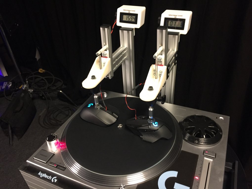 Vergleich benötigte Stromstärke: G703 Lightspeed mit PMW-3366 links, G502 Lightspeed mit Hero 16K rechts