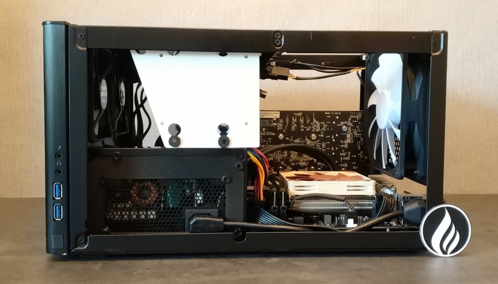 Rechts - geöffnet mit Hardware