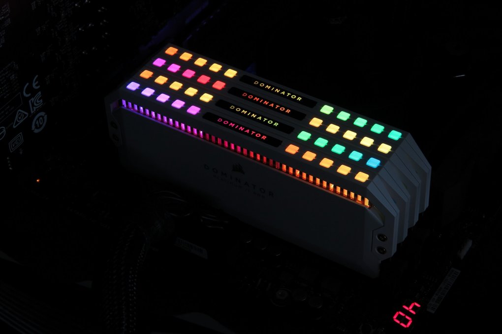 Corsair Dominator Platinum RGB (White) CMT32GX4M4C3600C18W
