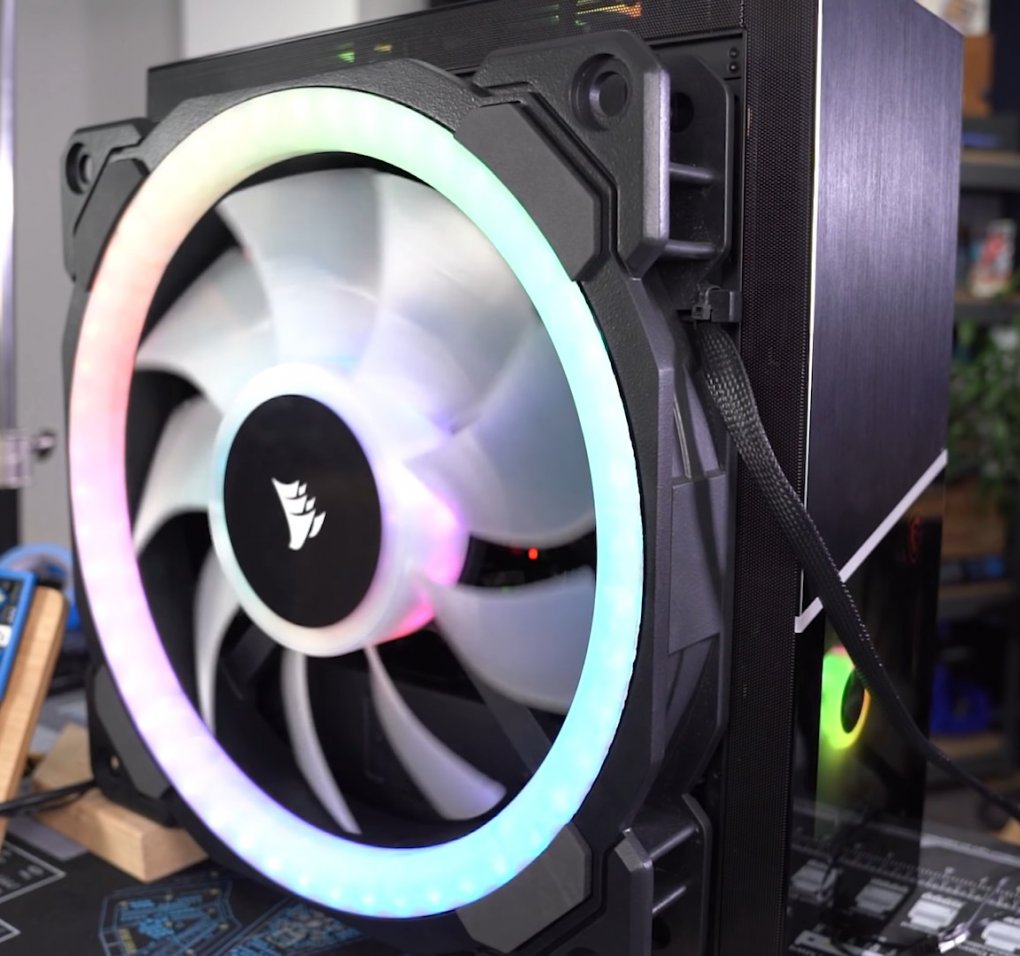 Der Corsair LL 500mm RGB ist so groß wie ein ganzes Gehäuse.