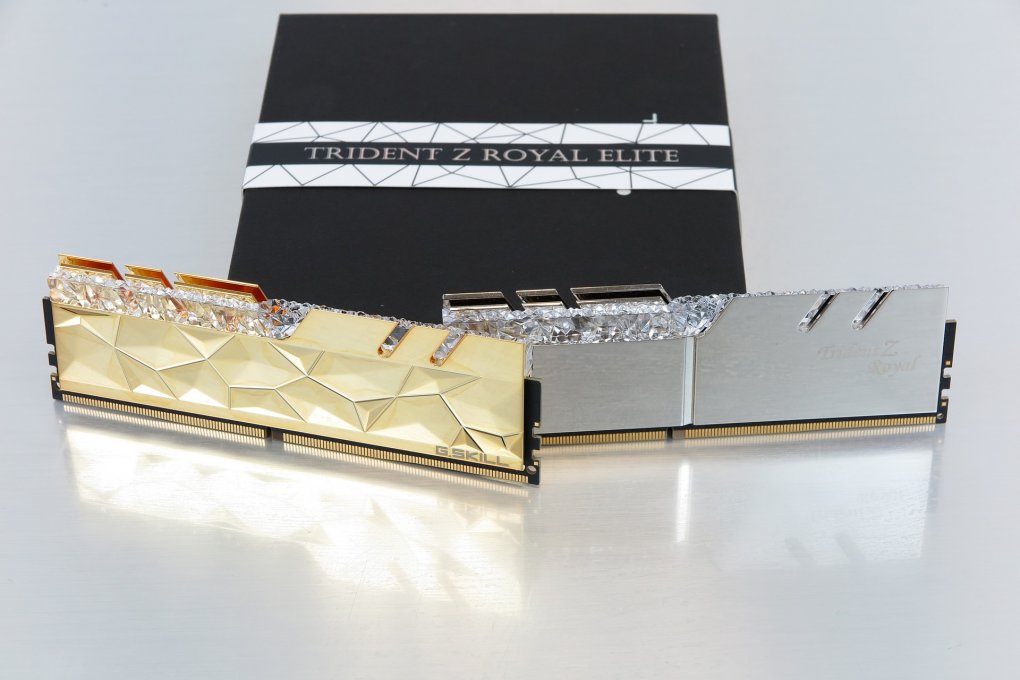 G.Skill Trident Z Royal Elite F4-4000C16D-32GTEG (links) und Trident Z Royal Silver (rechts)