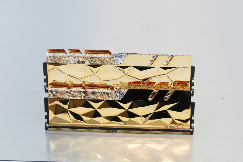 G.Skill Trident Z Royal Elite F4-4000C16D-32GTEG