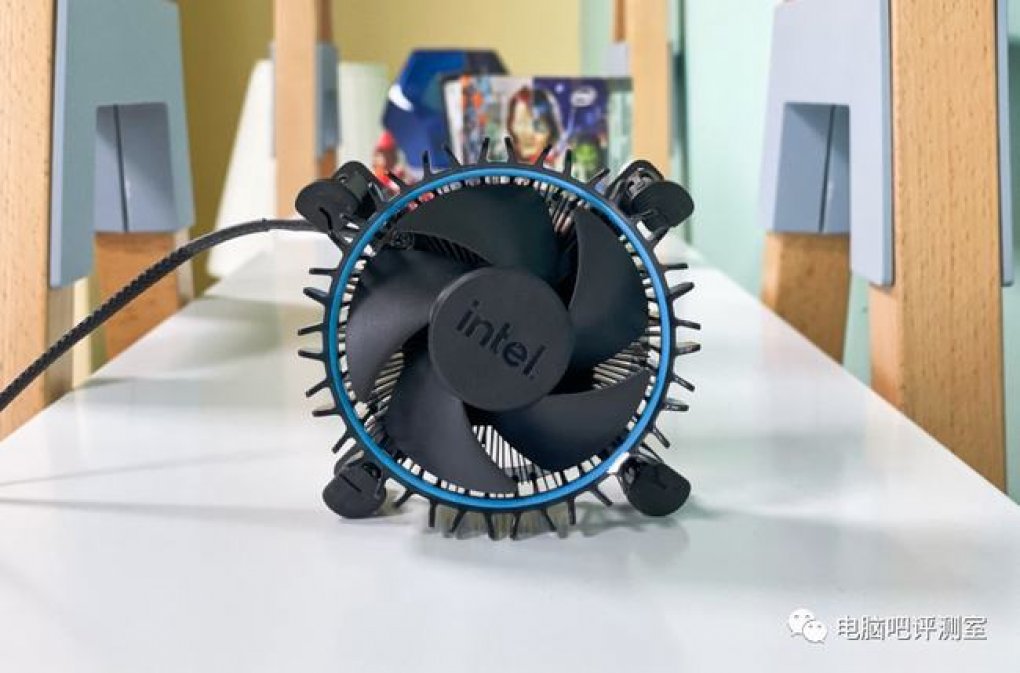 Intel Laminar RM1: Der blaue Streifen kann nicht beleuchtet werden.
