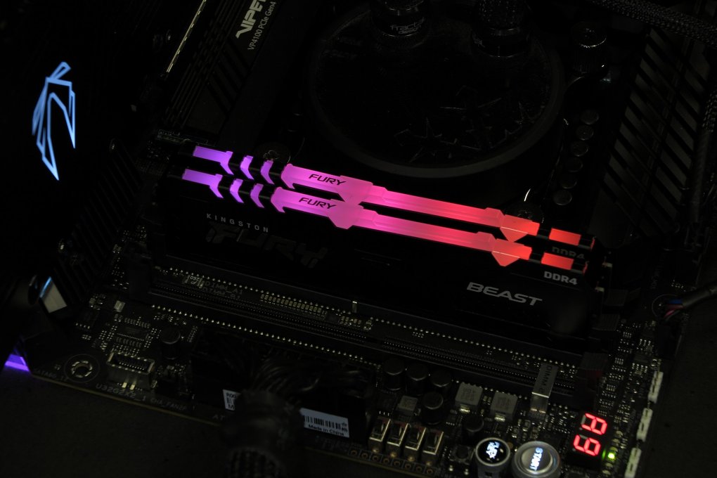 Kingston Fury Beast RGB KF436C18BBAK2/64