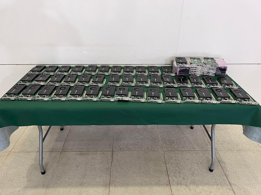 70 Grafikkarten des Typs Nvidia Quadro K2200