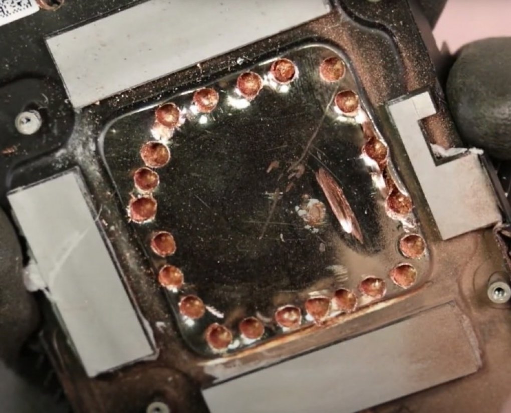 Detailaufnahme von Kupfer-Ablagerungen auf den GPUs.