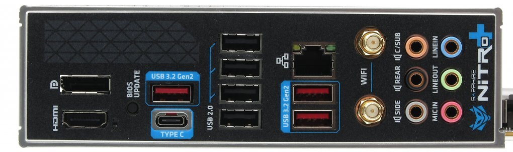 Sapphire Nitro+ B850A WiFi7: Am I/O-Panel gibt es reichlich 3,5-mm-Buchsen und genug USB, aber kein besonders schnelles.