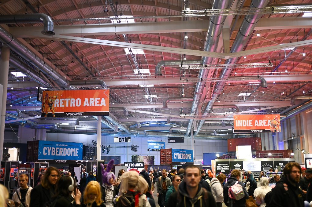 Besonders für Spieler interessant war die Halle B7. In der Indie-Area konnten Hersteller ihre Projekte vorstellen, die Retro-Area ließ Nostalgi­ker-Herzen höher schlagen.