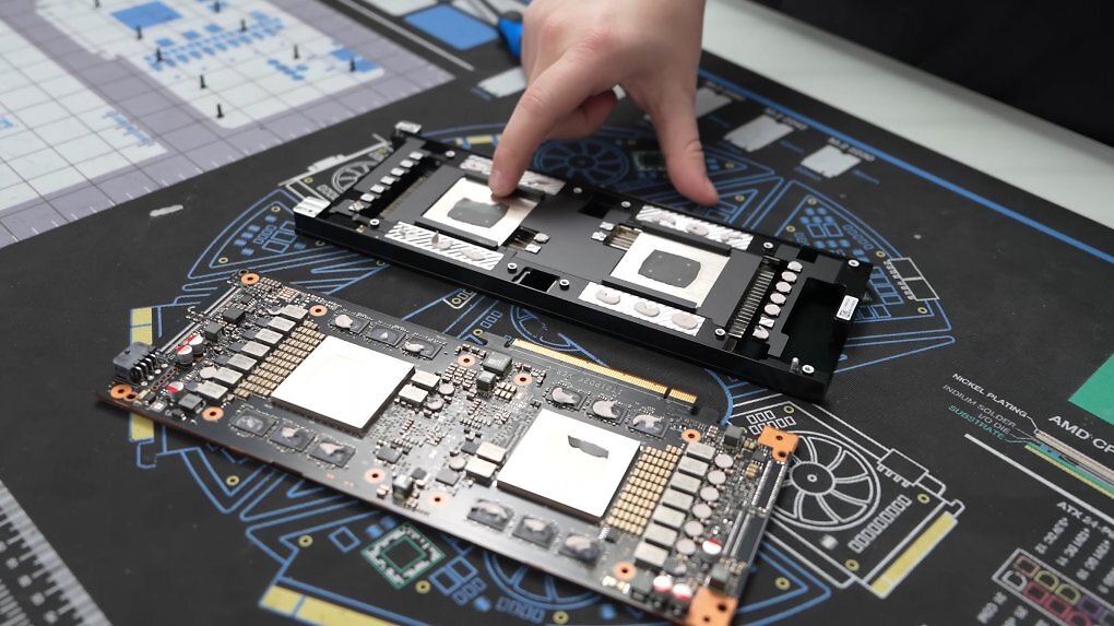 PCB und Kühler der Huawei Atlas 300I.