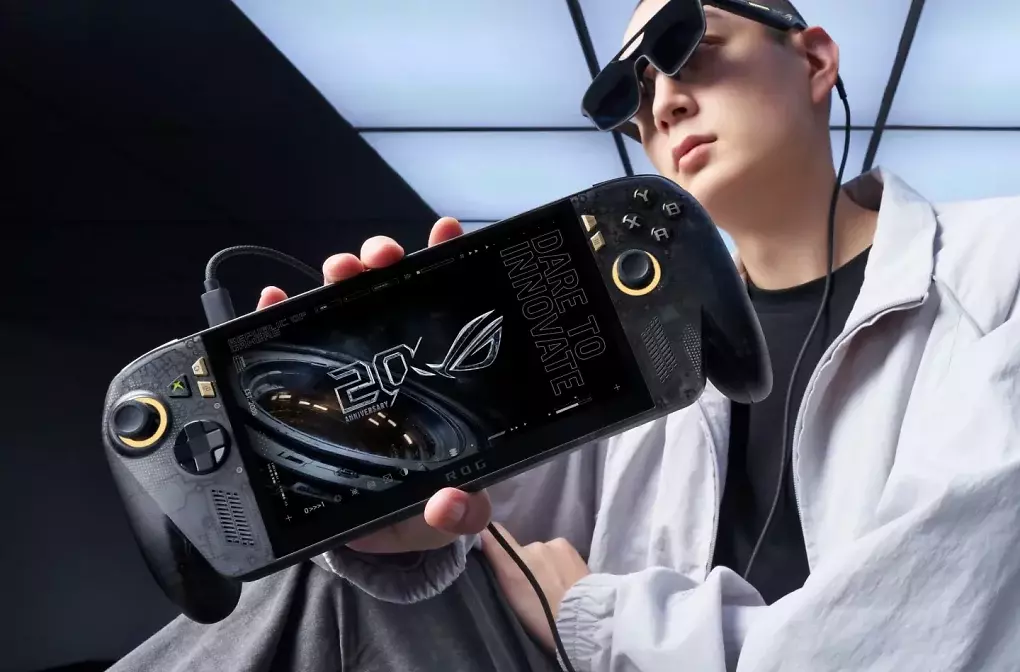 Asus ROG Xbox Ally X20 mit OLED-Display und hauseigener AR-Brille im Bundle.
