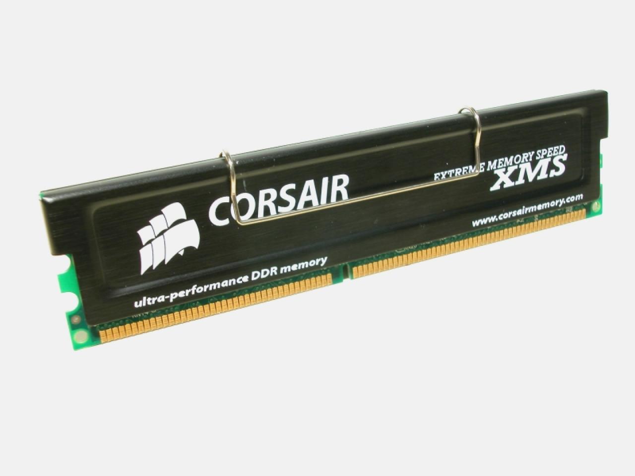 [14/10/2002] Der nächste Schritt in der Evolution sind DDR400-Speicher, hier ein Modul für Übertakter von Corsair.