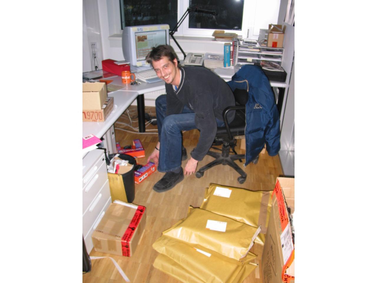 [18/12/2002] Spiele-Guru Frank Stöwer hat schon ganze Arbeit geleistet.