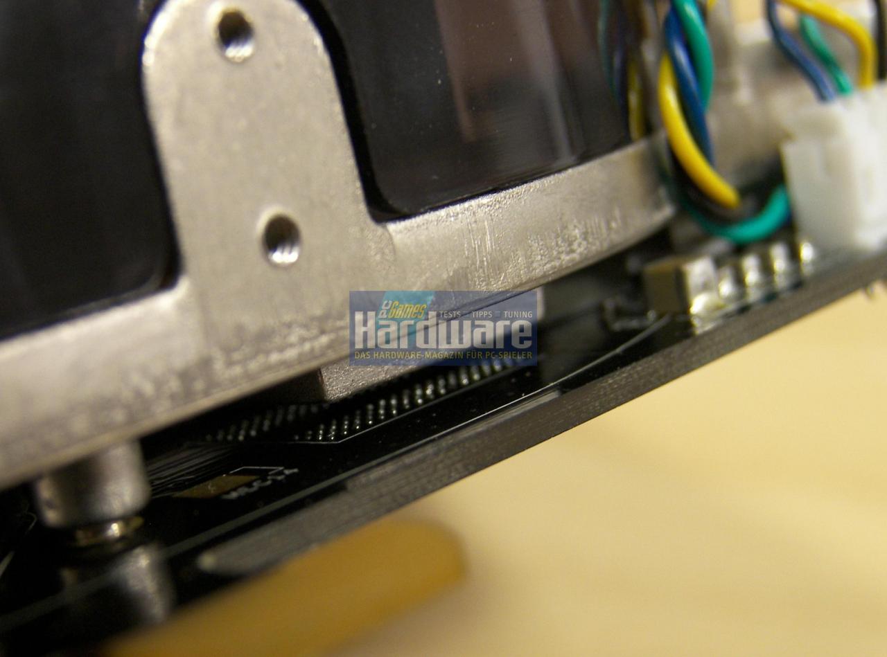 [08/11/2006] Die GTS weist zwei unbestückte RAM-Lötstellen auf