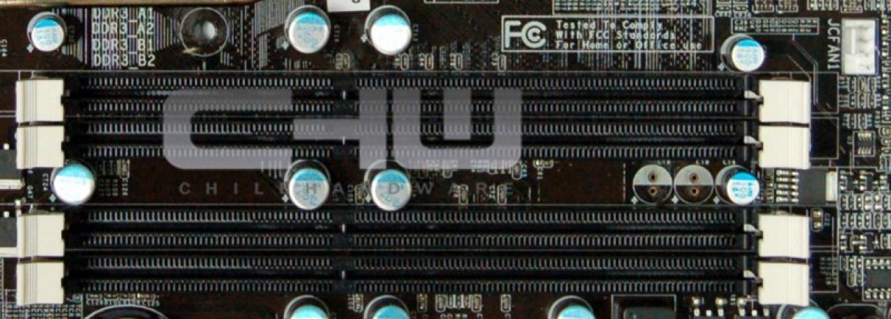 [13/02/2007] Die Nase der DDR3-Slots ist versetzt um ein versehentliches Einsetzten von DDR- oder DDR2-Modulen zu verhindern.