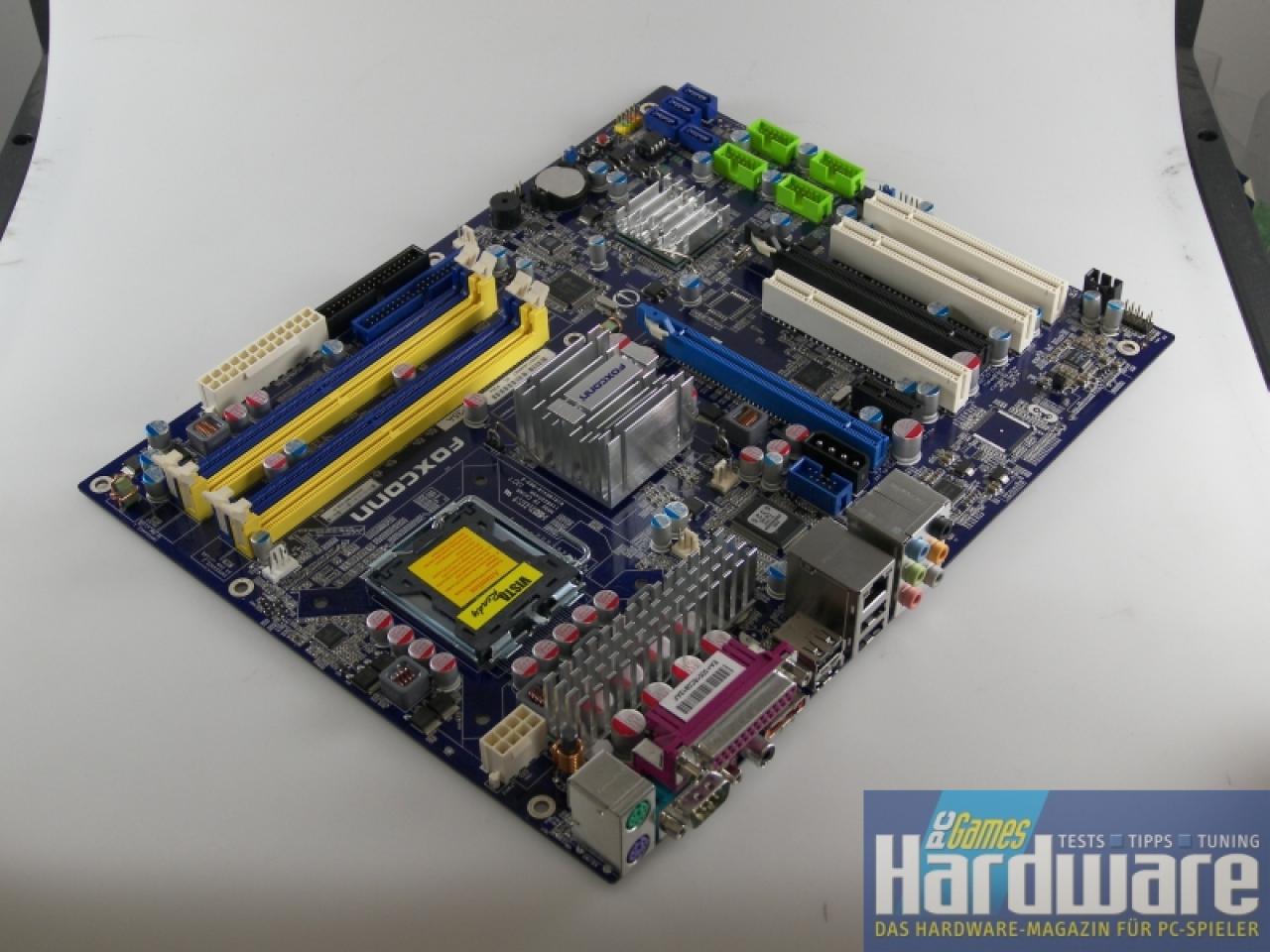 [13/05/2007] Foxconn P35A (DDR2): Auf diesem Bild versteckt sich ein E-SATA-Port. (Bild: PCGH)