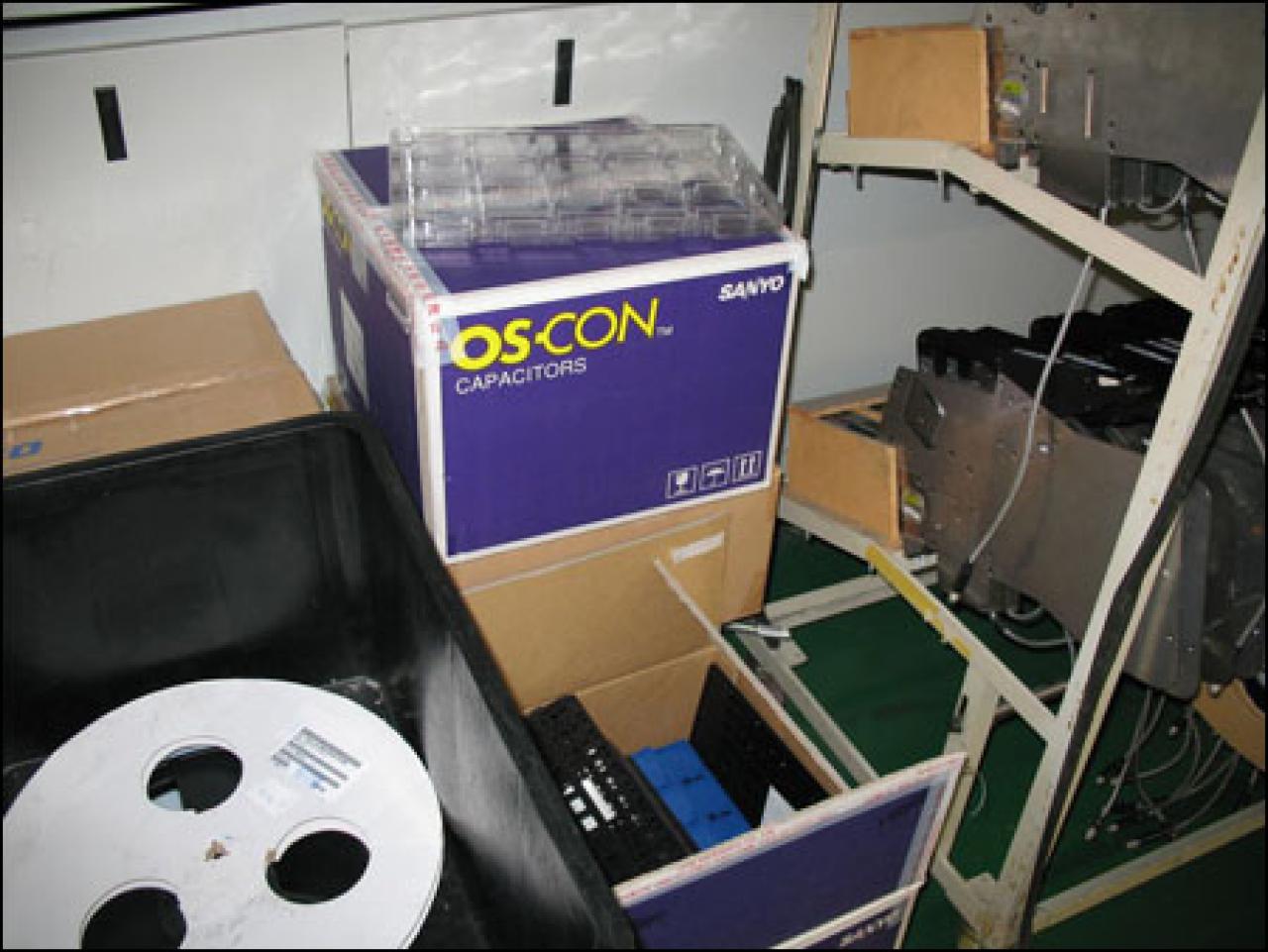 [19/06/2007] Unternehmen wie Gigabyte kaufen ihre Kondensatoren lieber bei japanischen Herstellern, weil diese eine bessere Qualität als ihre chinesischen Gegenstücke aufweisen. 