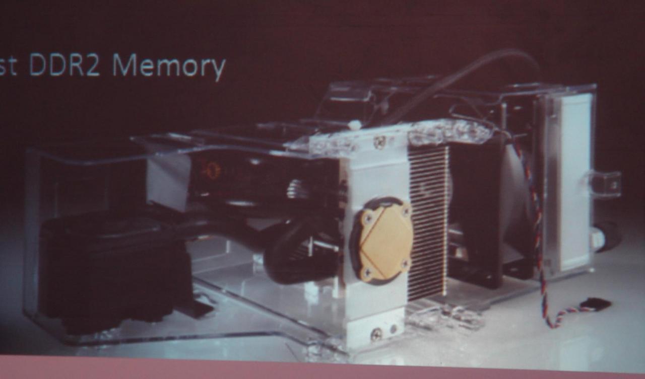[27/06/2007] Desktop-XPS mit H2C-Kühlung(Bild: PCGH)