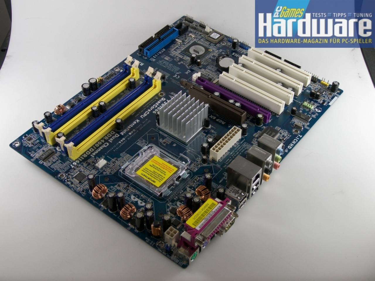 [06/06/2007] Asrock 4CoreDual-VSTA: Der PCI-E-Grafiksteckplatz wird lediglich mit vier Lanes angesprochen.