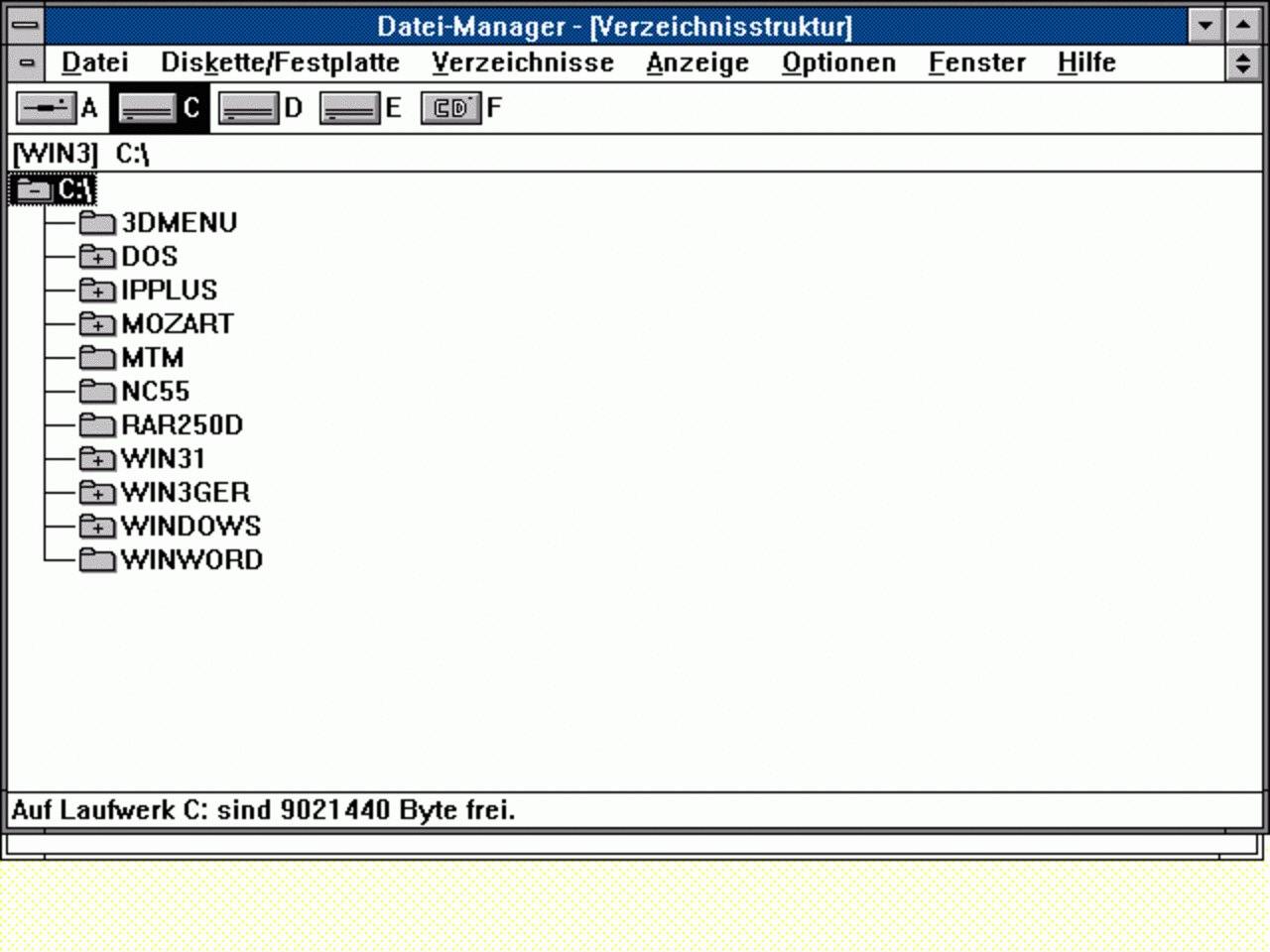 [09/07/2007] Windows 3.0 (1990): Am aufälligsten war wieder die Darstellung. Windows beherrschte nun den VGA-Standard mit 16 Farben. Auch die Speicherverwaltung wurde optimiert und somit hatte Windows Zugriff auf mehr als nur den 640 Kilobyte großen Grundspeicher. Erstmals dabei sind der eigene Hintergrund und Solitär. CD-Laufwerke werden erkannt und eine Soundausgabe ist möglich. (Bild: winhistory.de)