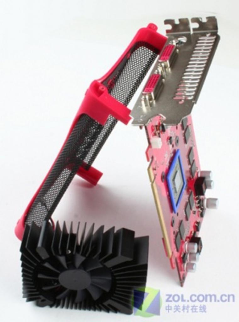 [31/07/2007] Gainward 8600 GT 1 GiB (Bild: Zol.com.cn)