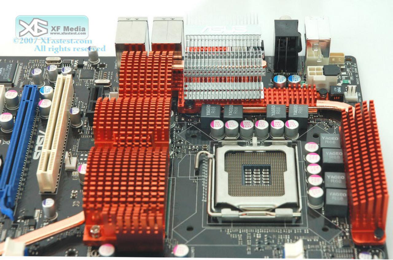 [05/09/2007] Asus Maximus Formula ROG (Bild: Xfastest.com)