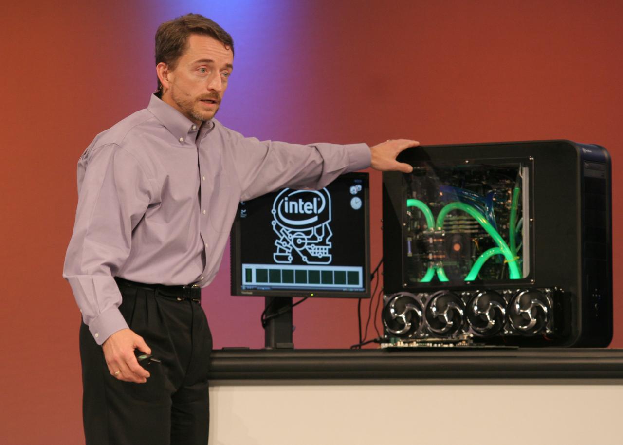 [19/09/2007] Pat Gelsinger zeigt 