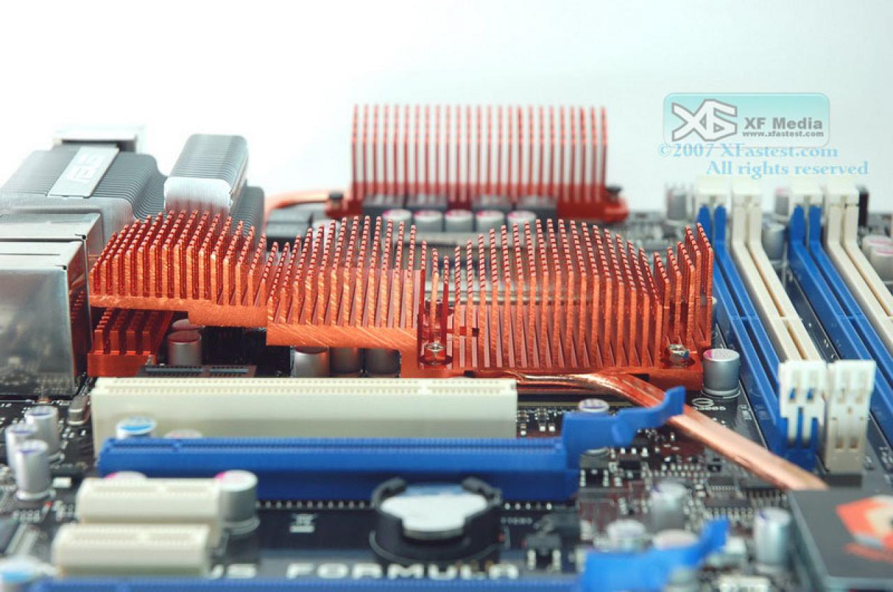 [05/09/2007] Asus Maximus Formula ROG (Bild: Xfastest.com)