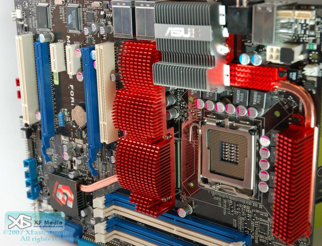 [05/09/2007] Asus Maximus Formula ROG (Bild: Xfastest.com)